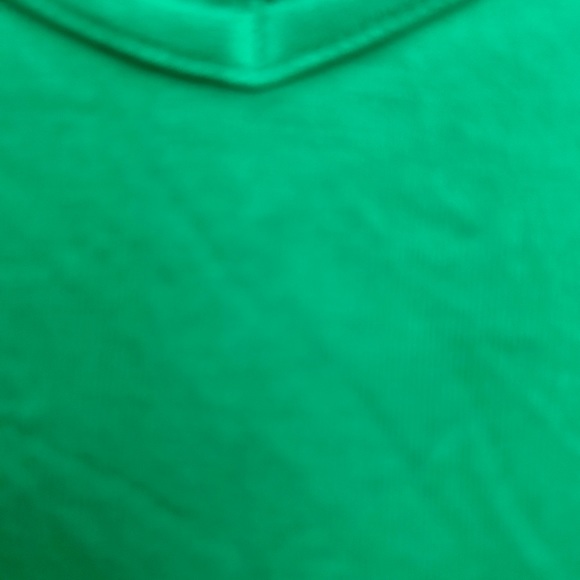 Kelly green Maurice’s 24/7 t-shirt,  new with tags! - Picture 4 of 6